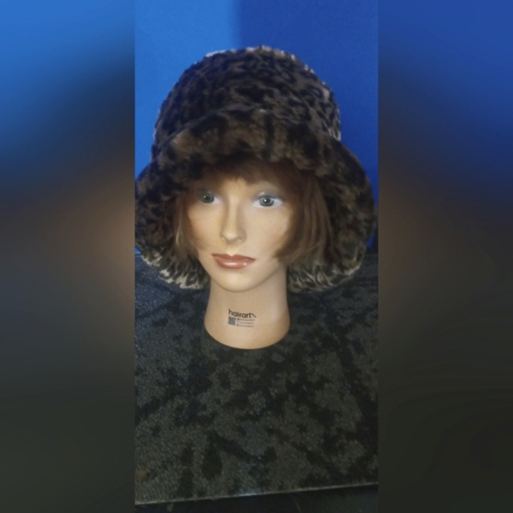 Faux Fur Leopard Print Bucket Hat - Brown like new condition